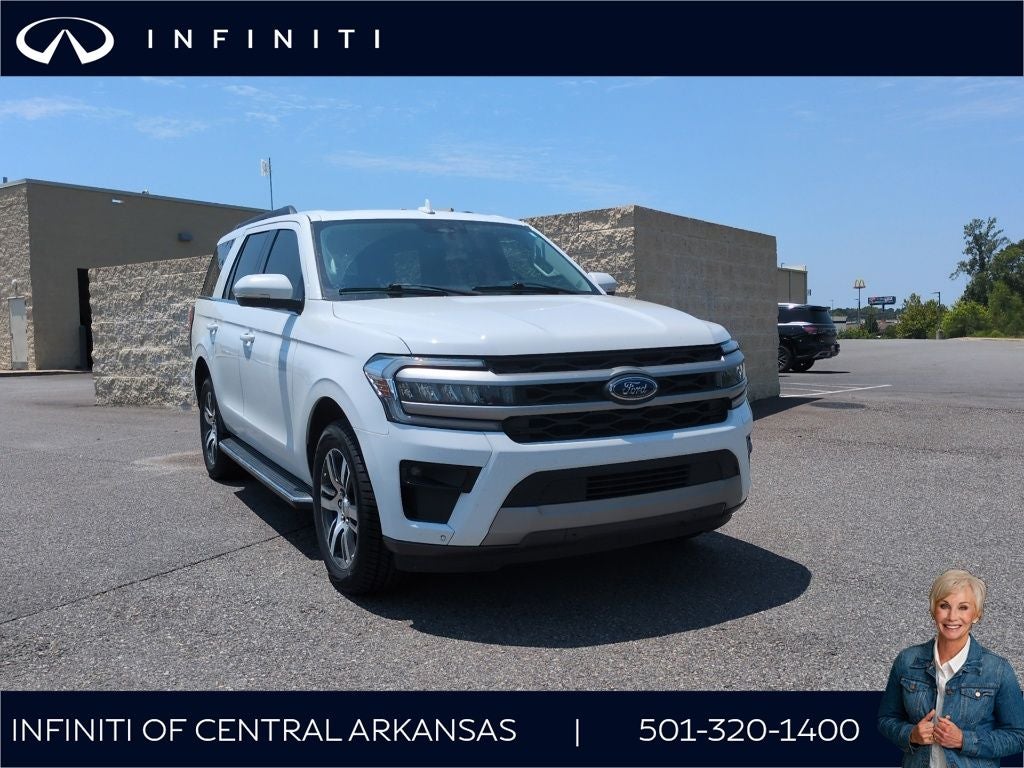 2023 Ford Expedition XLT in Oxford White — front three-quarter view